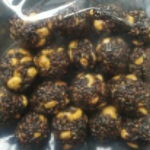 Yellu urandai(எள்ளு உருண்டை)